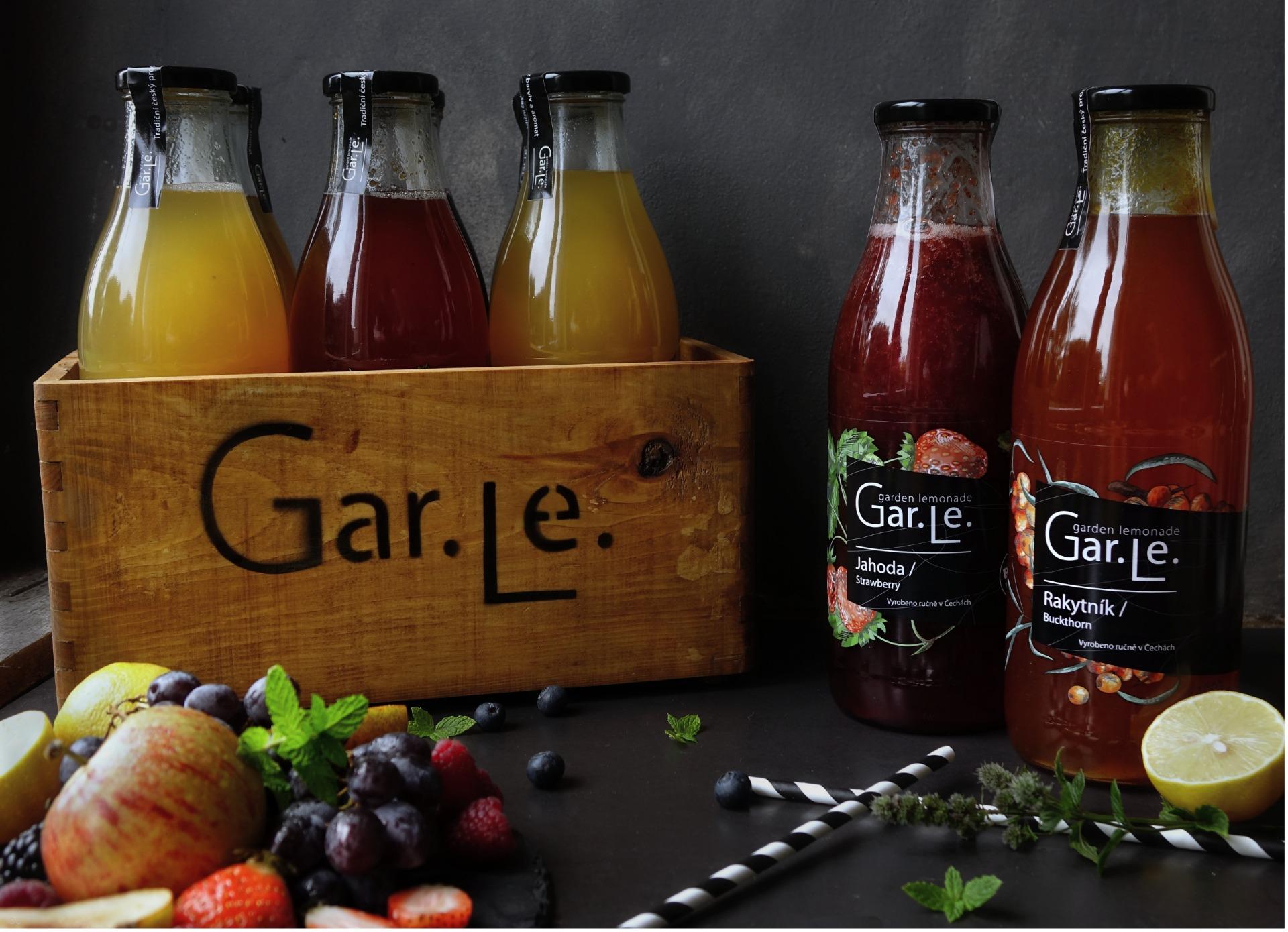 6 x 1L sirupů Garle v dřevěné bedýnce